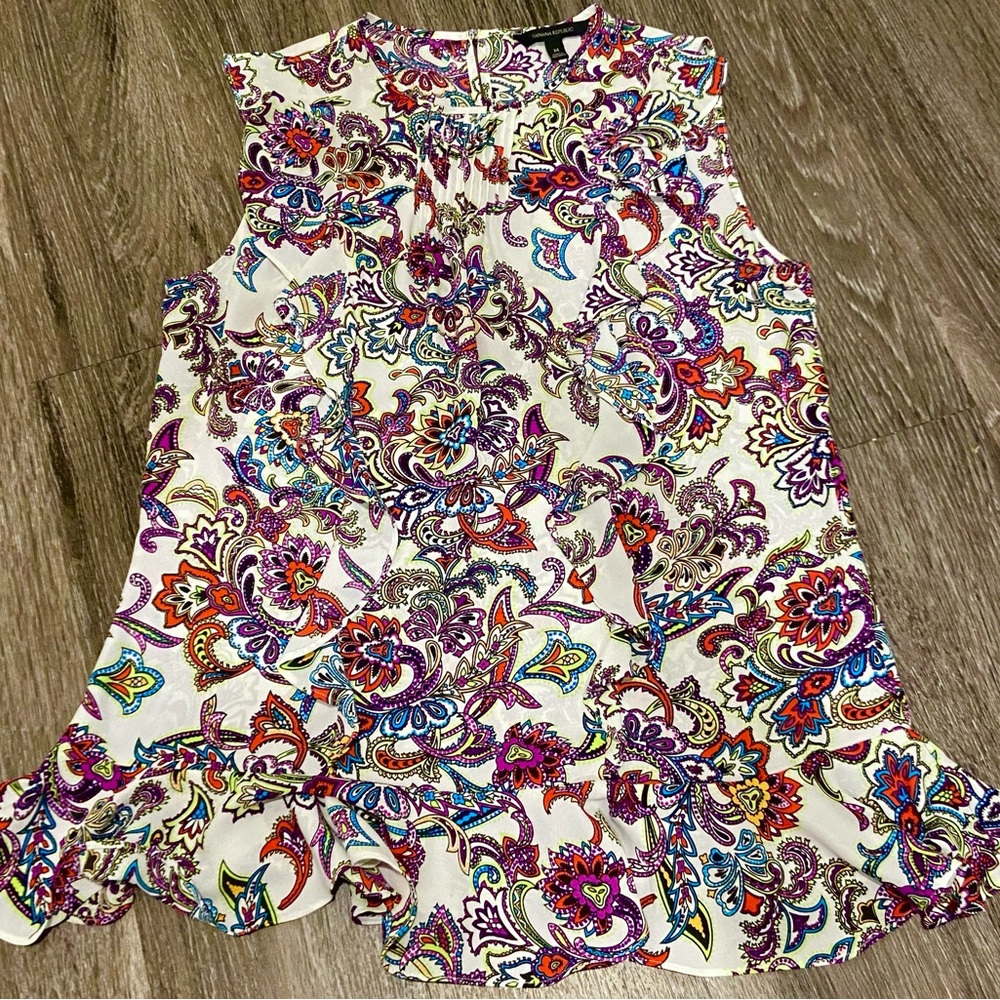 Vibrant Banana Republic Paisley Sleeveless Blouse